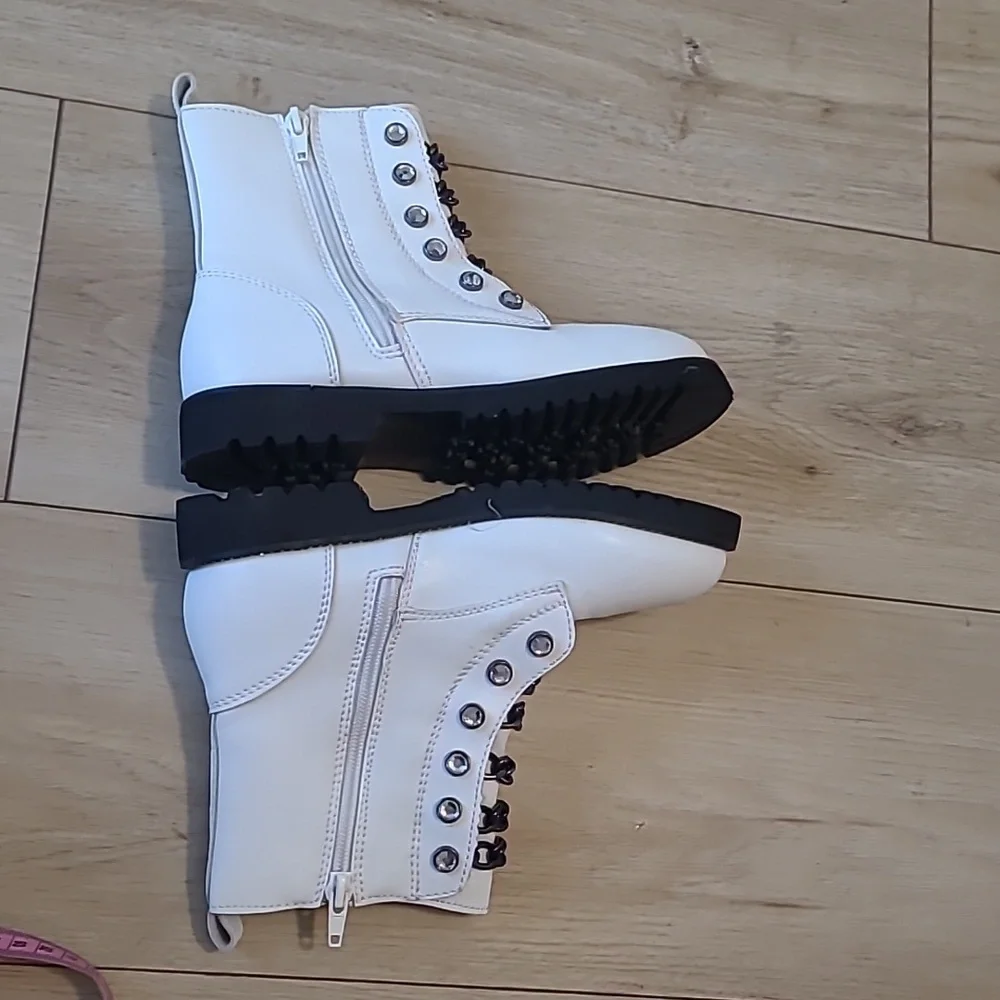 Kurt Geiger White and Black Kids Boots Size 2